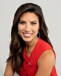 Lindsey Sablan's Instagram, Twitter & Facebook