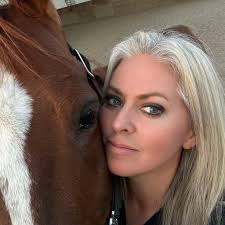 How to keep a horse from laying in its own feces and urine in a stall?