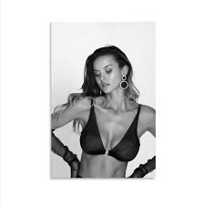 Nicola cavanis sexy
