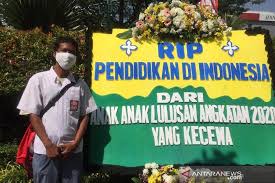 Tws florist kirim dan jual bunga ke seluruh indonesia. Balai Kota Dki Dibanjiri Karangan Bunga Duka Cita Ppdb 2020 Antara News