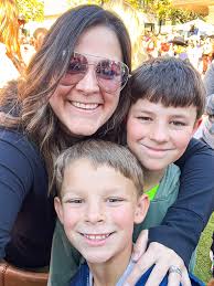 Fight in Walgreens drive-thru in Bowling Green