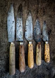 Epingle Par Alexander Fellas Sur Rustic Forge Couteau Couteau Outils