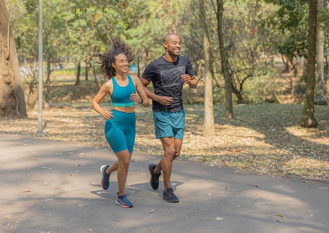 Caminhada vs. corrida: Qual é o melhor para você? - Oxer Brasil