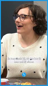 Naalden in mijn rug! 🪡😳 #comedian #cabaret #podcast #theater #musical