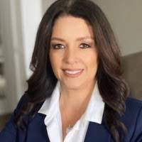 Gloria Kramer's Instagram, Twitter & Facebook