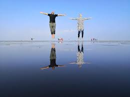 Sky mirror | pantai cermin kuala selangor. Ikut 5 Syarat Ni Kalau Nak Gambar Cantik Waktu Jelajah Pantai Persis Cermin Di Kuala Selangor Mingguan Wanita