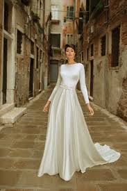 Dressyin bietet eine vielzahl von designs und stilen von brautkleider online. A Linie Satin Brautkleid Meri Mit Einem Taillengurtel Etsy