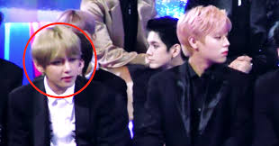Even they aren't immune to v's charms! Wanna One Jihoon Notices Bts V Beside Him And Freaks Out