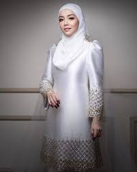 Pembayaran mudah, pengiriman cepat & bisa cicil 0%. Patutlah Wow Pembikinan Baju Perkahwinan Mira Filzah Makan Masa 830 Jam Nona