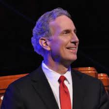 Richard Elliott's Instagram, Twitter & Facebook