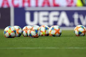 Uefa.com is the official site of uefa, the union of european football associations, and the governing body of football in europe. Vor U21 Em Finale Kuriose Szene Vor Anpfiff Sorgt Fur Fan Arger Fussball Stuttgarter Nachrichten