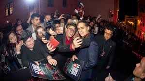 1 description 2 biographie 3 relations 4 anecdotes 5 notes et références bogota fait parti des nouvelles recrues du professeur lors de la saison 3. Netflix S La Casa De Papel Creating Record Money Heist Season 4 Will Be The Last Cast Share Emotional Farewells