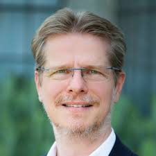 Inspiration for the week! A few years ago, I was fortunate to work with  Danielle Dallas Roosa in the founding of Back To Space, producer of The  Lunar Light. One of the