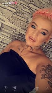 Jodie Oakes's Instagram, Twitter & Facebook