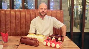 Villeneuve La Maison Bronzini Presente Son Millesime 2017 De Buches De Noel Objectif Gard