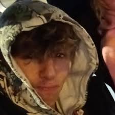 What oil do I put in the gearbox of my 2009 aprilia rs125 And also do I  replace the gearbox bungs If so what do I get