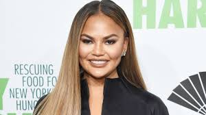 The trip came days after chrissy was forced to apologise after tweets from a decade ago resurfaced, in which she verbally abused reality. Chrissy Teigen Biography Age Wiki Dating Affair Net Worth Husband