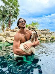 tooturnttony OnlyFans - Creator Profile - Fleshbot