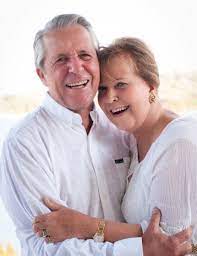 Gary player with his childhood sweetheart, and now wife of 61 years, viv. Usga On Twitter Vivienne Player The Wife Of Garyplayer For 64 Years Died On Wednesday After A Courageous Battle With Cancer Our Deepest Condolences Go Out To The Entire Player Family Https T Co Gsbyv4xalp