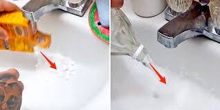 If you suspect a grease clog, a mixture of very hot water and vinegar can also help melt and remove the grease that's blocking the pipes. 2mzido Bg6pngm