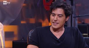 Самые новые твиты от emanuela fanelli (@fanelliemanuela): Una Pezza Di Lundini La Comicita Dell Assurdo Ha Una Nuova Stella Tvblog