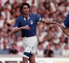 Faktanya timnas gli azzuri telah mengoleksi total 4 gelar piala dunia (1934, 1938, 1982, 2006) dan 2 kali menjadi runner up (1970, 1994), serta mengoleksi 1 gelar piala eropa. Paolo Maldini Legenda Tanpa Gelar Piala Dunia Kompasiana Com