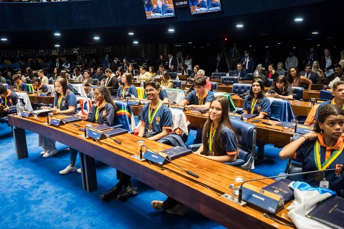 Programa Jovem Senador 2026 abre inscrições para estudantes do DF - Agita Brasília