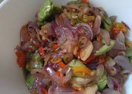 Tumis sambal yang telah dihaluskan. 7 Resep Sambal Matah Paling Enak Mantap Dan Sederhana