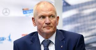 Bulwersujące ustalenia komisji w sprawie afery w PZT! Laurka dla  Skrzypczyńskiego