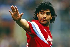 Maradonas leibarzt leopoldo luque, seiner psychiaterin agustina cosachov und mehreren pflegekräften drohen im falle einer verurteilung zwischen acht und 25 jahren haft, wie die zeitung. Diego Maradona Wird 60 Wie Ich Das Herz Seiner Frau Gewann Web De