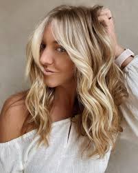 Love my lived in blonde by my girl @sierrakmoore ☀️☀️☀️ You're a magician✨