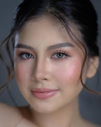 Karen Velarde's Instagram, Twitter & Facebook