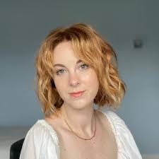 Kate May's Instagram, Twitter & Facebook