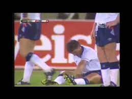 Gary winston lineker obe was english football's most famous striker in the 1980s and early 1990s. Gary Lineker Macht Sich Beim Wm Spiel Auf Dem Platz In Die Hose Youtube