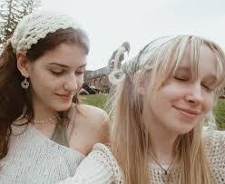 Julia Maisel's Instagram, Twitter & Facebook