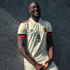 يعتبر منتخب بلجيكا نظريا هو المرشح الأقوى لتصدر المجموعة من بين الأربع منتخبات يتواجه منتخب إيطاليا ضد منتخب النمسا في إطار منافسات دور الـ16من بطولة يورو 2021. Ù…Ø´Ø§Ù‡Ø¯ Ù…Ù† Ø§Ù„Ø¥Ø¹Ù„Ø§Ù† Ø¹Ù† Ù‚Ù…ÙŠØµ Ù…Ù†ØªØ®Ø¨ Ø¨Ù„Ø¬ÙŠÙƒØ§ Ø§Ù„Ø¥Ø­ØªÙŠØ§Ø·ÙŠ Ø³ÙˆØ¨Ø± ÙƒÙˆØ±Ø©