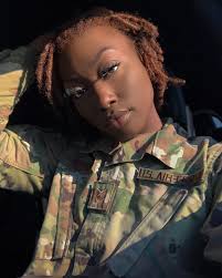 📝 @keemacherelle__ : I don't usually post uniform photos for my own  personal reasons BUT today I'll make an exception. In a couple days I hit  my 10 year mark in the