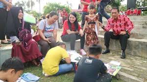 Download latihan mewarnai gambar apk installer latest version 2020 in only three easy steps. Tag Tribunpontianak Co Id Lomba Mewarnai Kmn Sarana Latihan Anak Anak Untuk Rajin Menulis Dan Menggambar Tribun Pontianak
