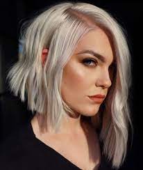 Platinum Blonde Hair With Dark Eyebrows Blonde Hair Dark Eyebrows Cool Blonde Hair Short Hair Styles