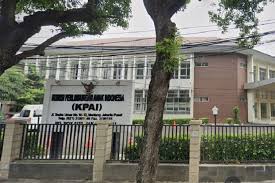 Lulusan sma smk d3 s1 semua jurusan lowongan bank bumn cpns terlengkap dan terupdate dari sumber yang terpercaya. Kpai Buka Lowongan Kerja Terbaru Untuk S1 Hukum Juli 2020 Ini Posisi Dan Syaratnya Portal Jember