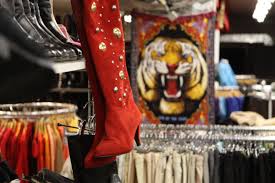 Garage in berlin 277 aktuelle adressen mit bewertungen und öffnungszeiten jetzt bei lokalwissen anzeigen! Garage Berlin Schoneberg Vintage Kilo Store Kleidermarkt Secondhand Berlin