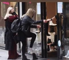 Διάβασε τώρα όλα τα τελευταία νέα από την ελλάδα και τον κόσμο και ενημερώσου άμεσα για τις πρόσφατες ειδήσεις και εξελίξεις! Adwnis Gewrgiadhs On Twitter Kykloforei Eyrews Sto Diadiktyo Ayth H Fwto Den Gnwrizw An Einai Alh8inh Alla An Einai Ayto Profanws Kai Apagoreyetai Oi Ayrianoi Elegxoi 8a To Laboyn Ypopsin Kai 8elw