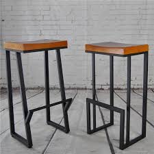American Vintage Iron Wood Tall Bar Chairs Creative Fashion Casual Cafe Bar Stoo In 2020 Barhocker Holz Eisenmobel Kaffeehaus