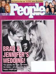 From the dress to guests. Inside Jennifer Aniston And Brad Pitt S Wedding Huffpost Uk