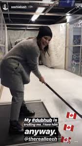 Sophia bush and her entrepreneur boyfriend grant hughes are ready to take their relationship to the next level! One Tree Hill S Sophia Bush Spotted In Vancouver Photos Curated