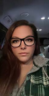 Kris Goodson's Instagram, Twitter & Facebook