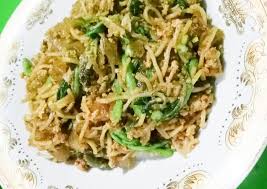 1 bks indomie goreng 1 bh timun 1 btg bawang daun 1 siung. Cara Membuat Kwetiau Mie Kuning Goreng Nyemek Pedas Ala Resto Resep Enyak