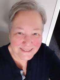 Hello from Portland, Oregon! I enjoy puttering around the house, growing &  arranging flowers, cooking from my 150+ cookbooks, reading ebooks from my  local library, exploring the astoundingly beautiful PNW, dismantling the