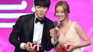 Here's our precious boy singing ''어떻게 (you)''. Finmmzlpejy56m