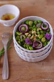 Salade De Feves Aux Fleurs De Ciboulette Recette Salade De Feves Recette Feves Feve Verte